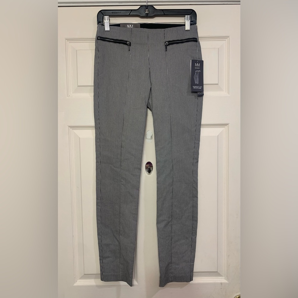 NWT My Michelle Houndstooth Skinny Ankle Black & White Small Pants.       2999-F